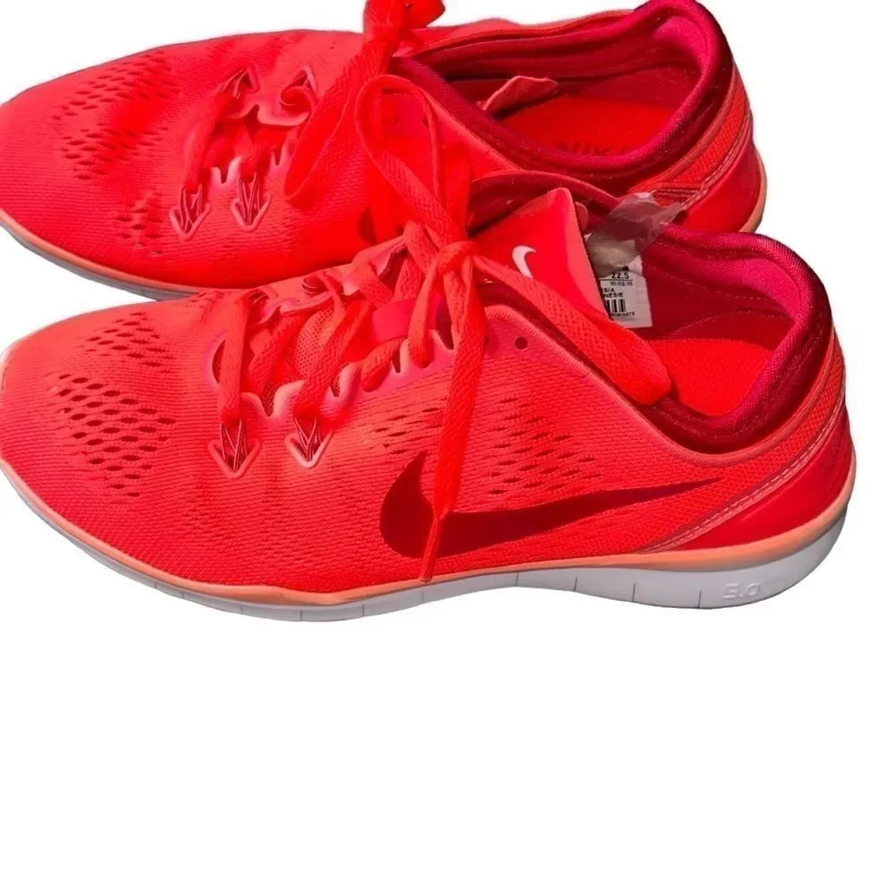 Euc Nike 5.0 TR Fit 5 Women Fitness Shoes sz 5.5